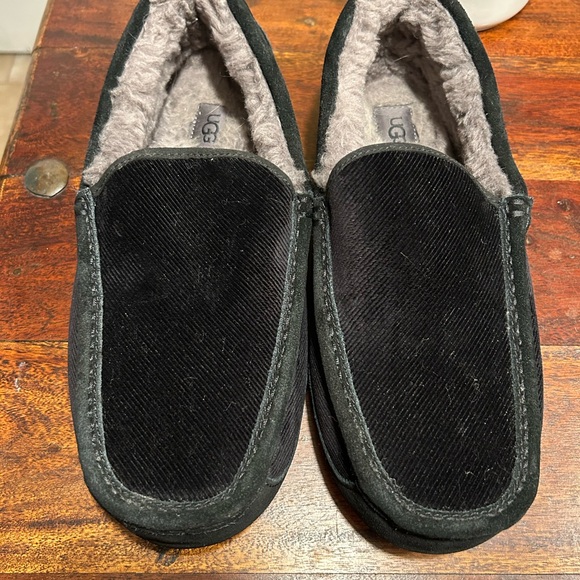 Men’s UGG Black Corduroy Slippers. Sz 11 - Picture 2 of 10